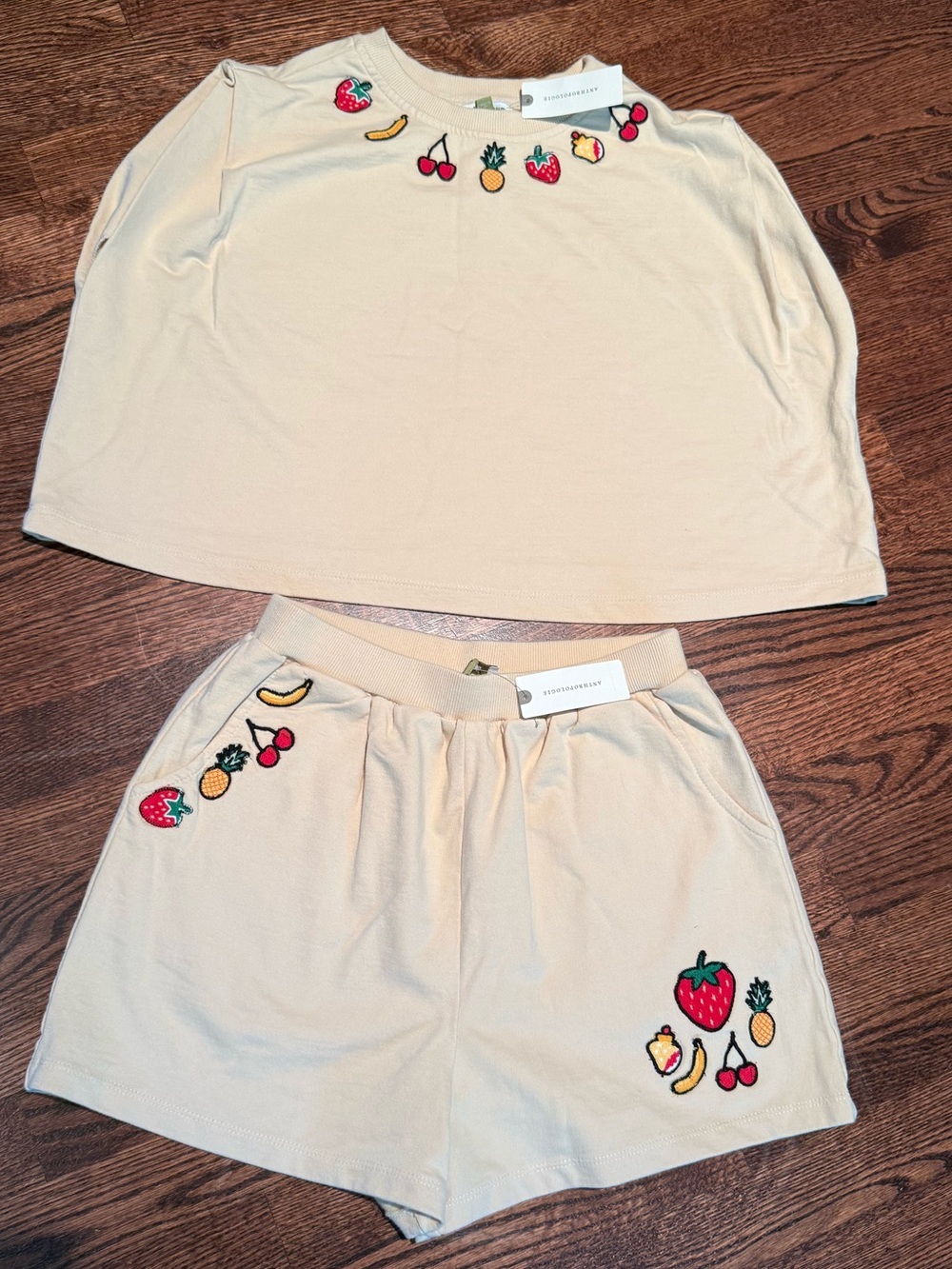 Anthropologie 2 piece fruit set
